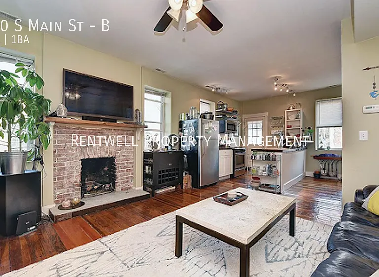 320 S Main St #B — Photo 3