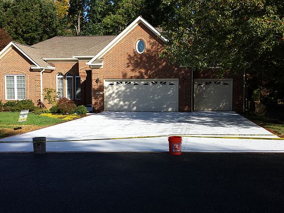 4th image of 70 Hamlin Dr