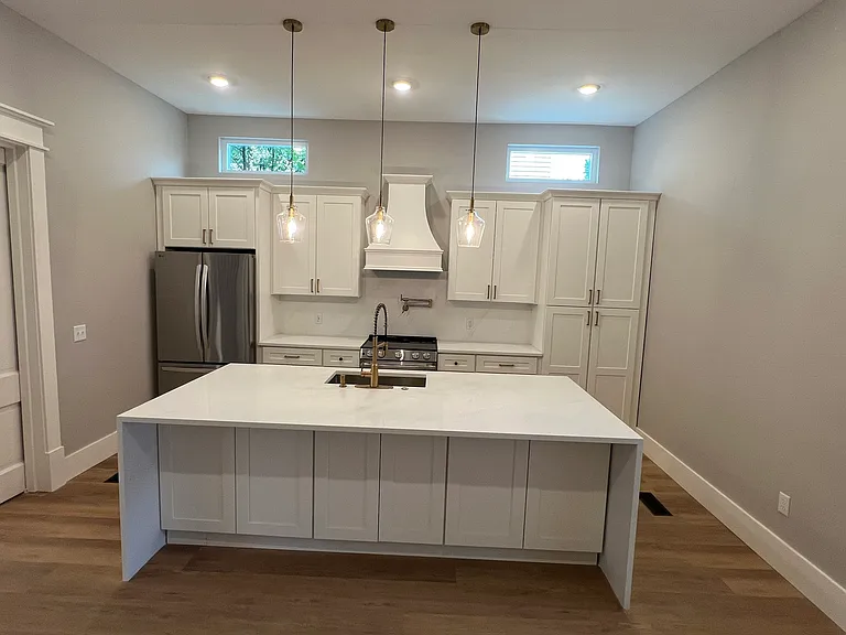 825 E Duffy St — Photo 18