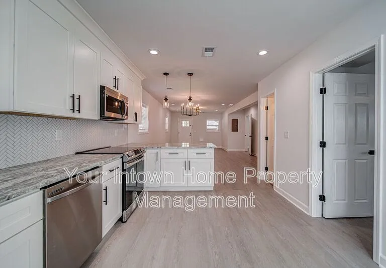 1047 Grant Way SE — Photo 9
