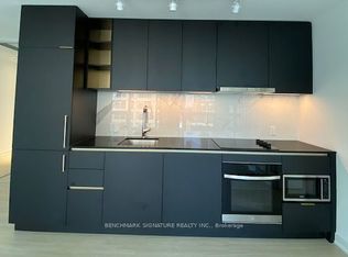 8 Wellesley St W #805, Toronto, ON M4Y 1E7