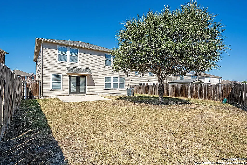 5 bed, 2500 sqft, $600 — Photo 4