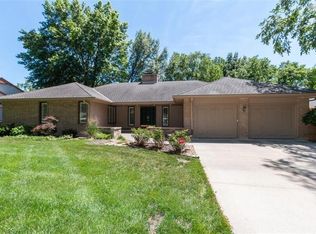 9995 Mackey Cir, Overland Park, KS 66212