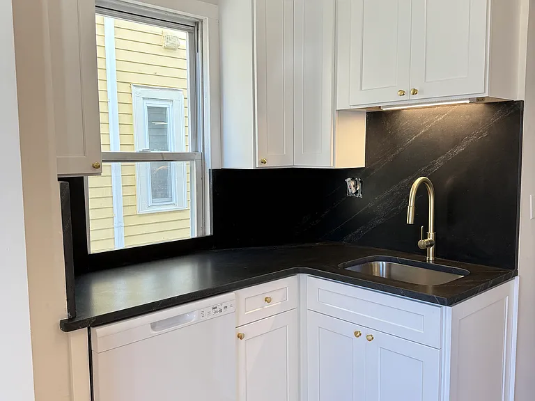 135 Derby St #2 — Photo 2