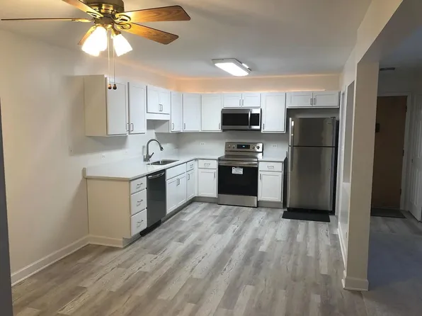 527 W Eastman St Floor 1, Arlington Heights, IL 60005