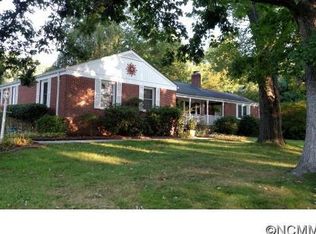 1701 Lower Ridgewood Blvd, Hendersonville, NC 28791