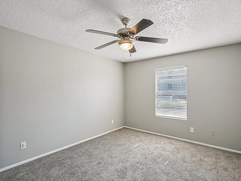 5644 Riverwalk Dr — Photo 23