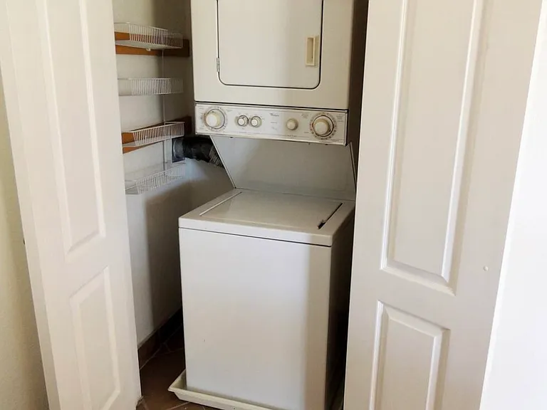 1806 W Oakey Blvd #1 — Photo 6