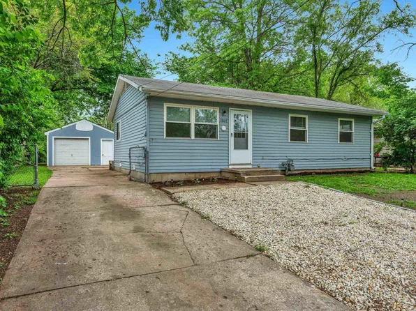 1804 SE Chandler St, Topeka, KS 66607