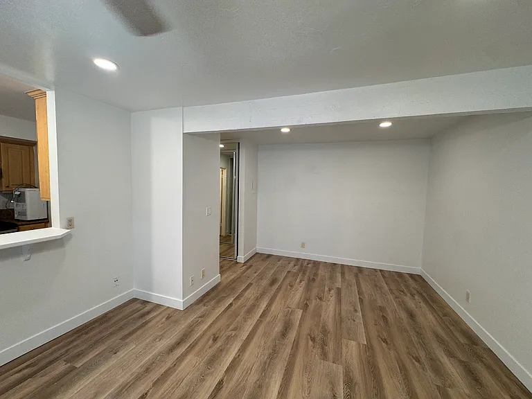 181 Streamwood — Photo 2