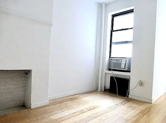 3rd image of 354 E 78th St APT 2A