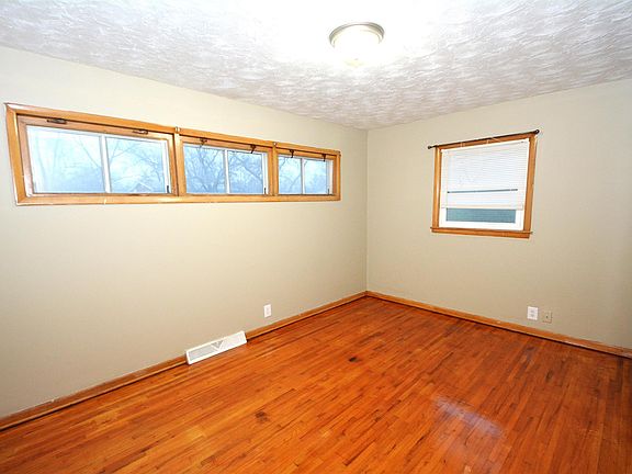 5th image of 1919 W Rita Ave