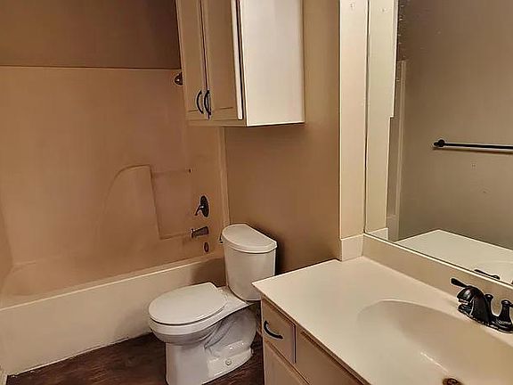 2nd image of 1016 N Main St Unit 8
