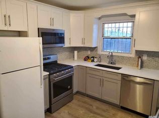 61-01 217th St FLOOR 1, Oakland Gardens, NY 11364