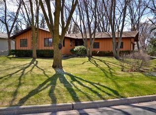 1358 Eide Cir, Arden Hills, MN 55112