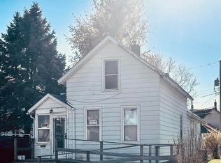335 4th Ave N, Clinton, IA 52732