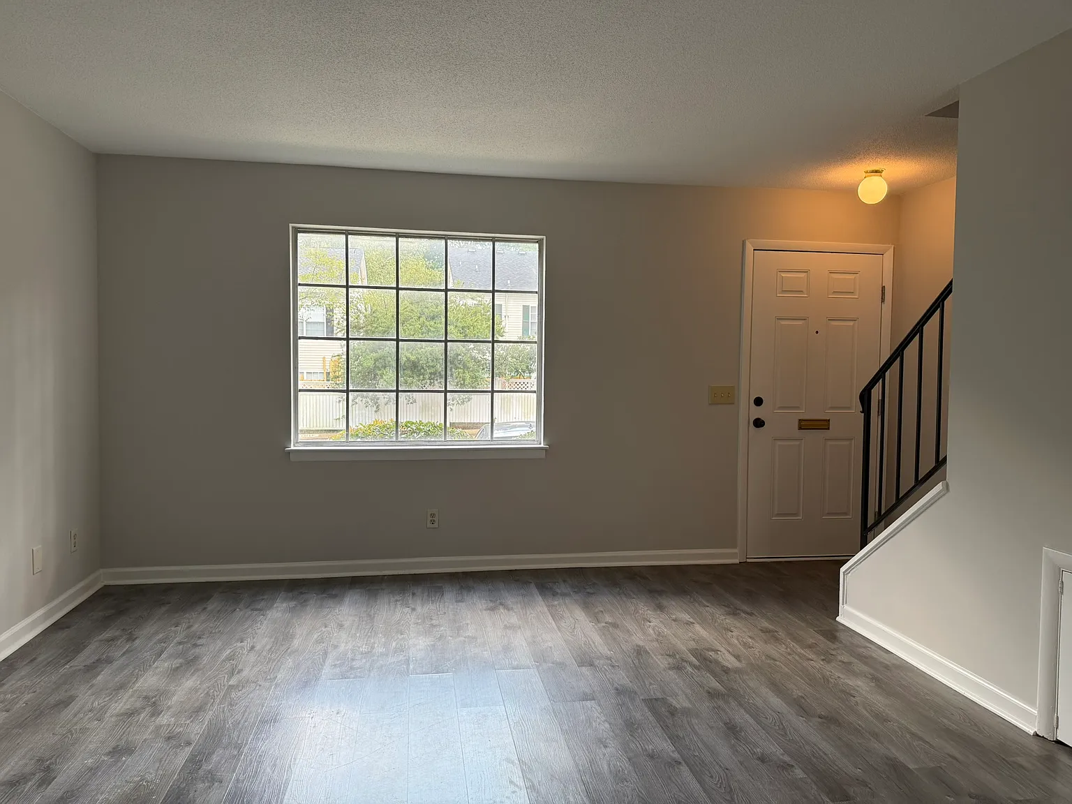 2 bed, 1.5 bath, 1100 sqft, $1,135 — Photo 2
