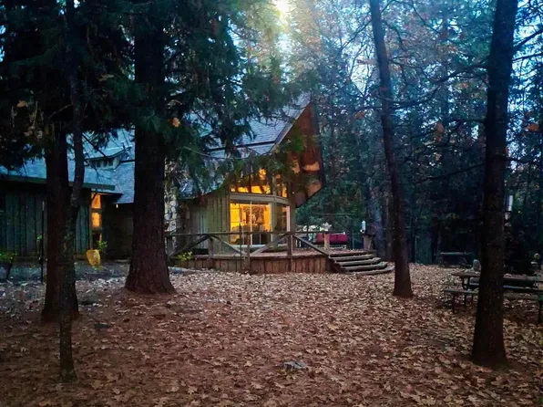 5695 Juarez Rd, Pollock Pines, CA 95726