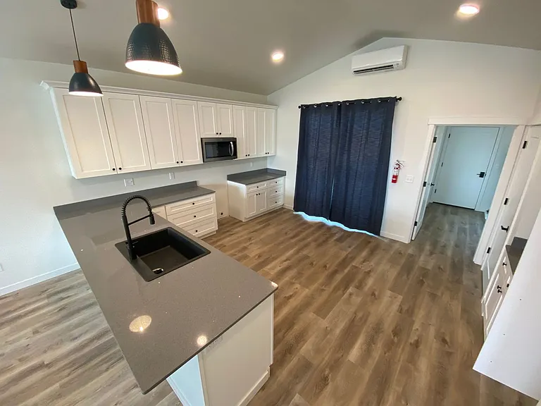 2518 N Benjamin Ln — Photo 3