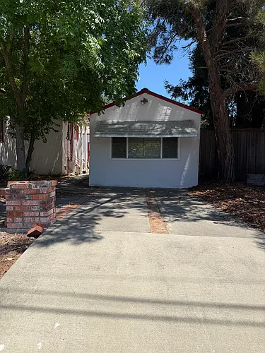 1538 East Ave #B Photo 1