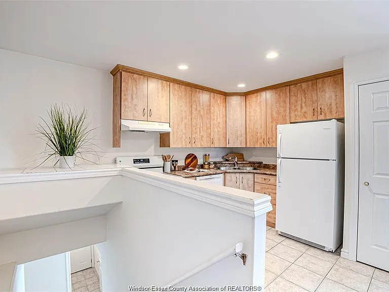1708 Banwell Rd — Photo 6