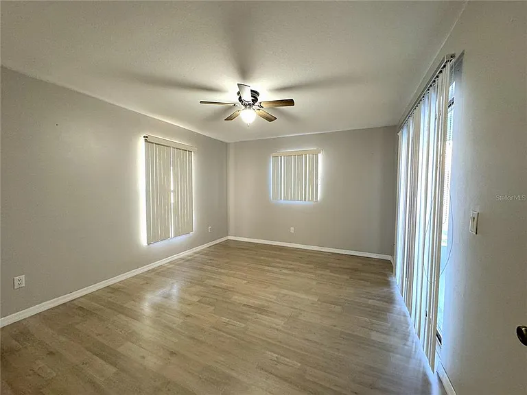 1514 Poe St — Photo 9