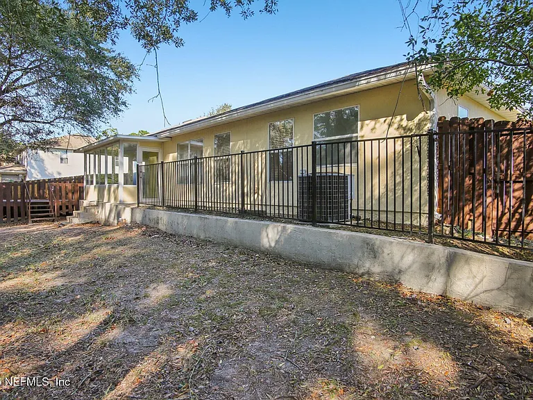 2346 Adams Lake Blvd — Photo 38