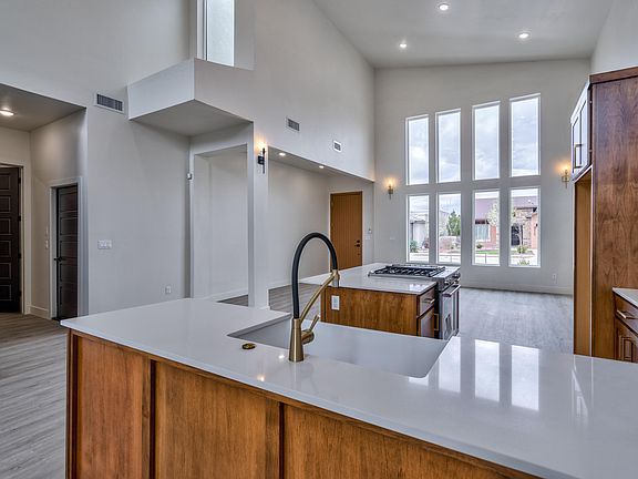 4th image of 6528 Harapon St