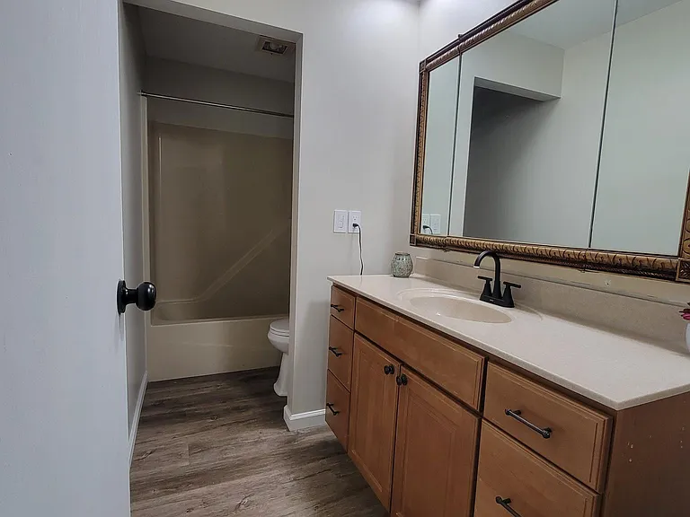 1018 College Rd — Photo 16