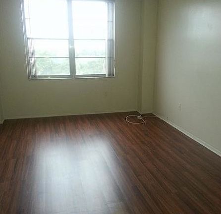 4th image of 15600 NW 7th Ave APT 721