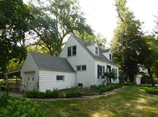 411 N Elmhurst Rd, Prospect Heights, IL 60070