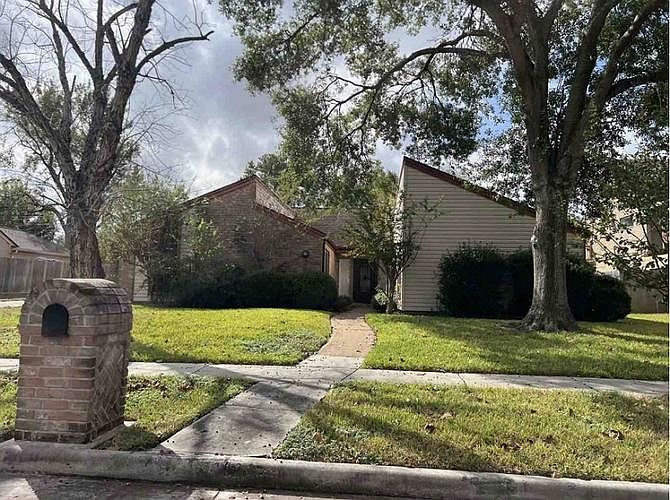 1st image of 15621 Elwood Dr
