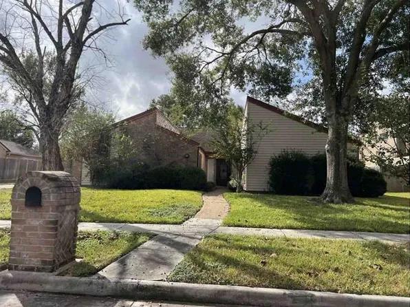 15621 Elwood Dr, Jersey Village, TX 77040