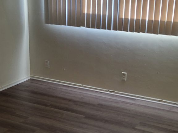 3rd image of 175 E 57th St #15