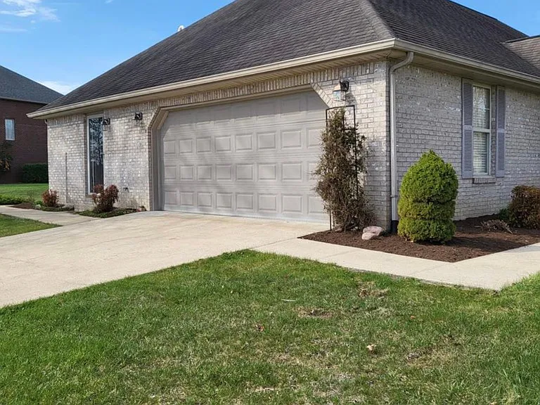 135 Kirkwood Dr — Photo 24
