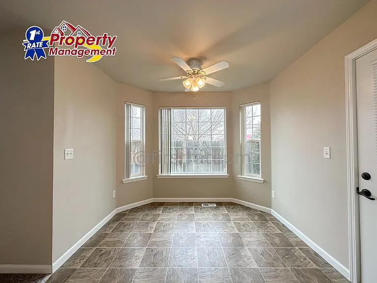 10151 W Garverdale Ln #201 — Photo 8