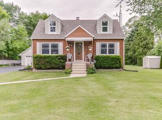 8764 Cooper Rd, Pleasant Prairie, WI 53158