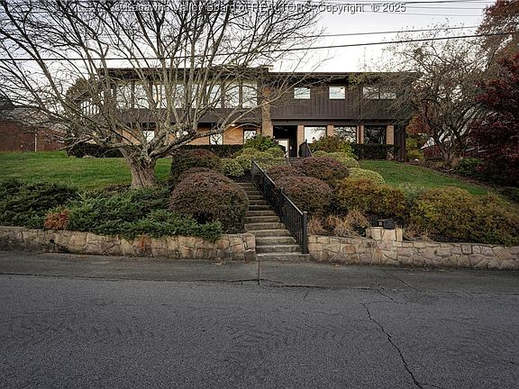 2nd image of 207 McKinley Ave