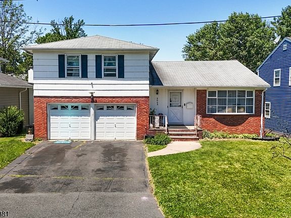 2nd image of 2663 Hawthorne Ave