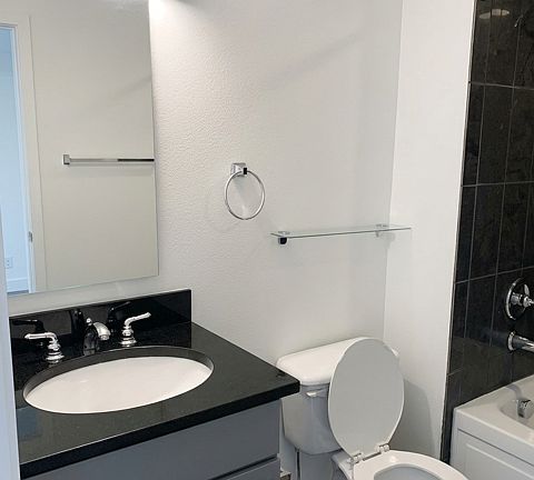 5th image of 4550 Broadway St Unit 216