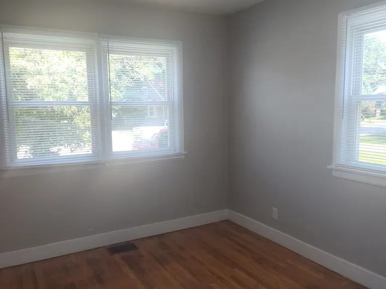 868 Clarks Ln — Photo 7
