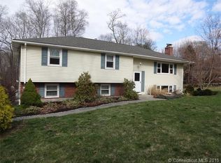 21 Pinecrest Rd, North Stonington, CT 06359