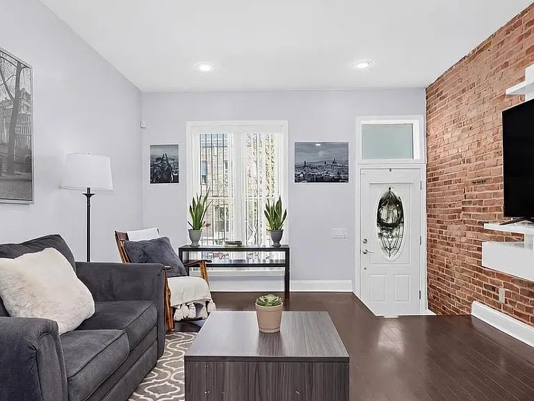 53X N Luzerne Ave — Photo 2