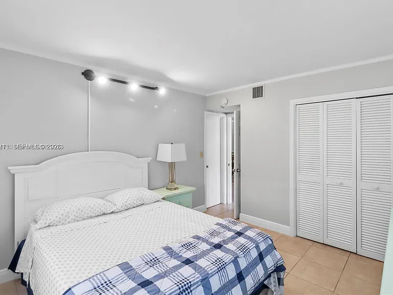 2420 SE 17th Cswy #301C — Photo 14