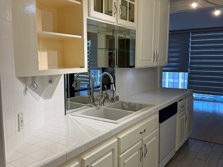 10747 Wilshire Blvd #1 — Photo 7