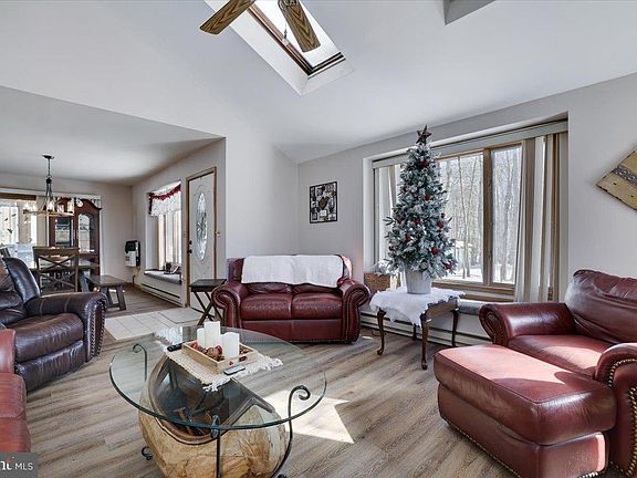 5th image of 157 Selig Rd