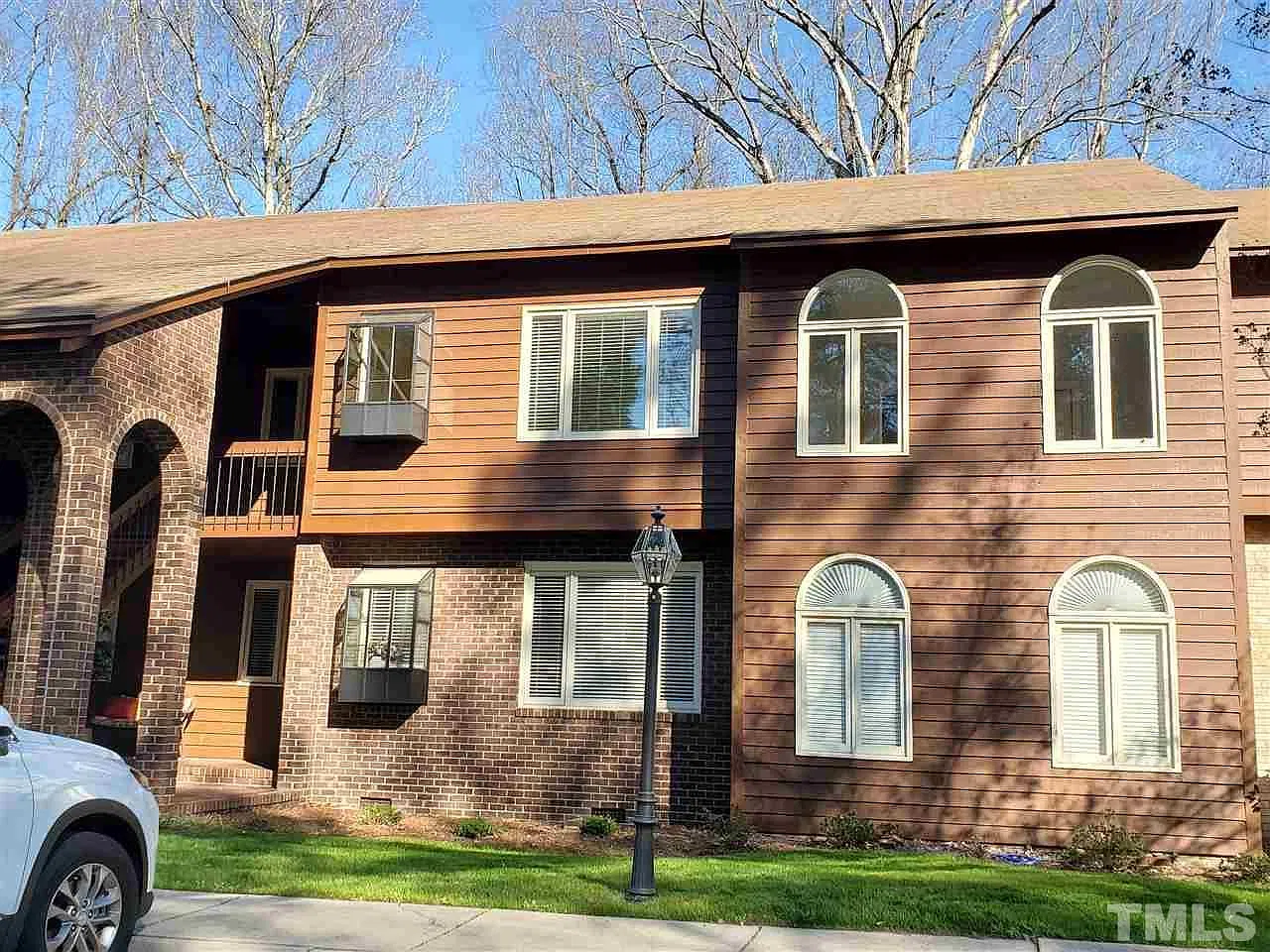 1311 Forest Hills Rd NW — Photo 1
