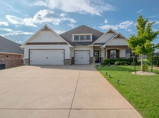 18821 Autumn Grove Dr, Edmond, OK 73012