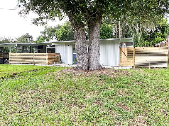 4th image of 531 Fatio Ln