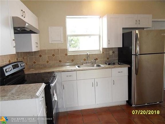 5th image of 1800 NE 51st St